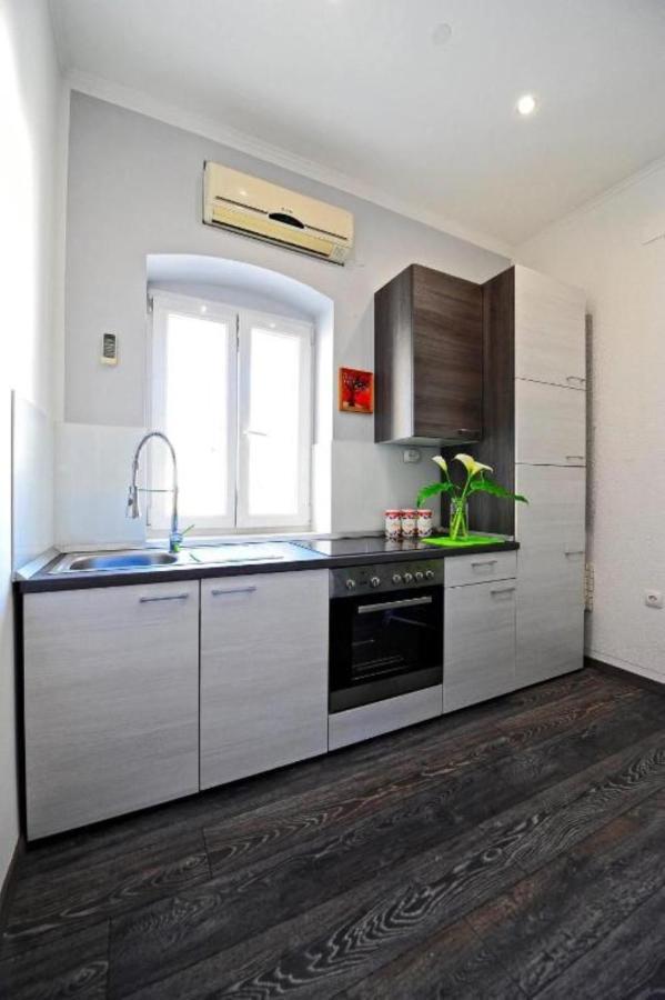 Apartments Bulovic In The Very Center Of Σπλιτ Εξωτερικό φωτογραφία